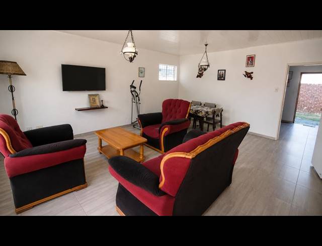2 BEDROOM PROPERTY TO RENT IN SCOTTSVILLE